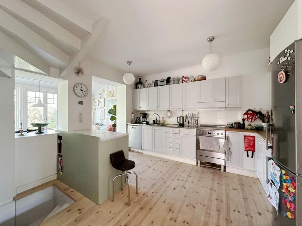 Private house from 1911 own garden 10 mins to city Villa in Huddinge
