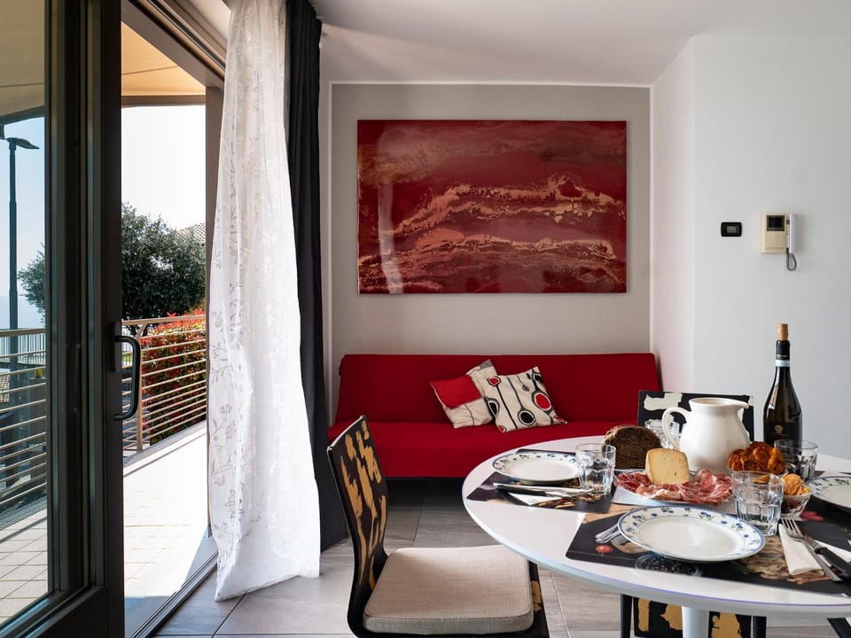 View (from property/room), Balcony/Terrace, Living room, Dining area