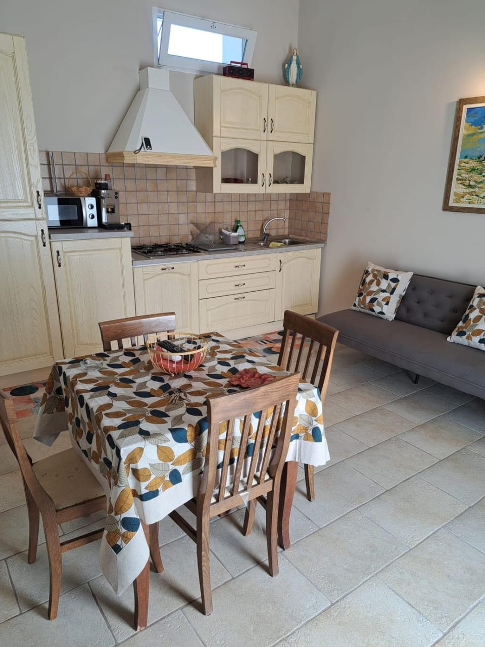 Bed, Kitchen or kitchenette, kitchen