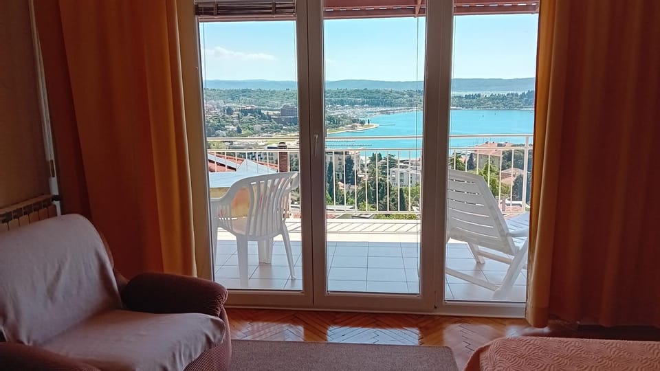 Natural landscape, View (from property/room), City view, Sea view