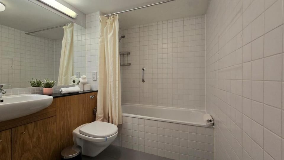 Toilet, Bathroom, Bath
