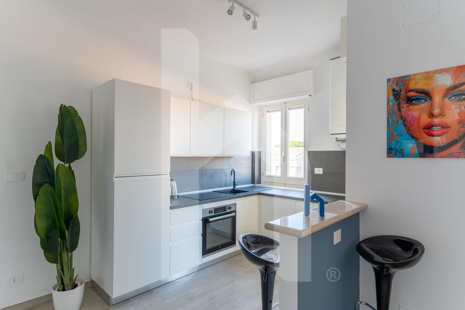 Kitchen or kitchenette, Dining area, oven, stove