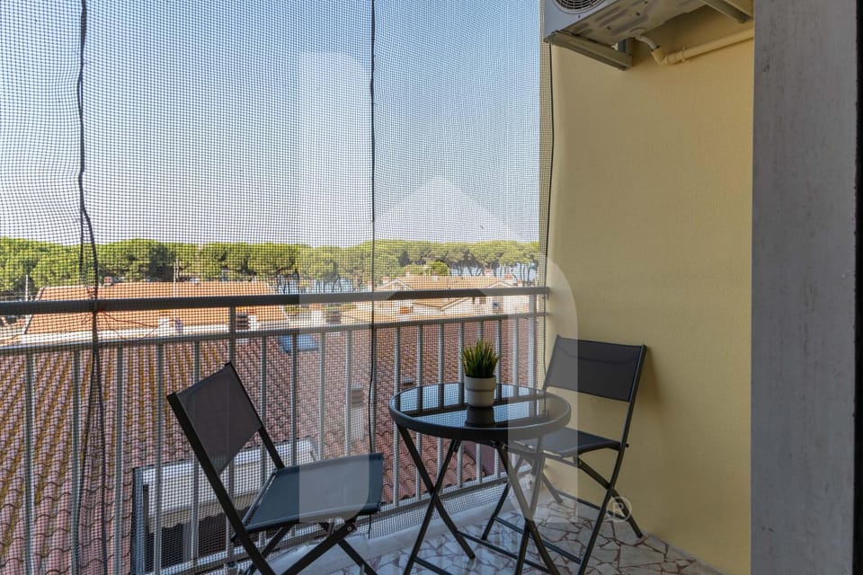 View (from property/room), Balcony/Terrace