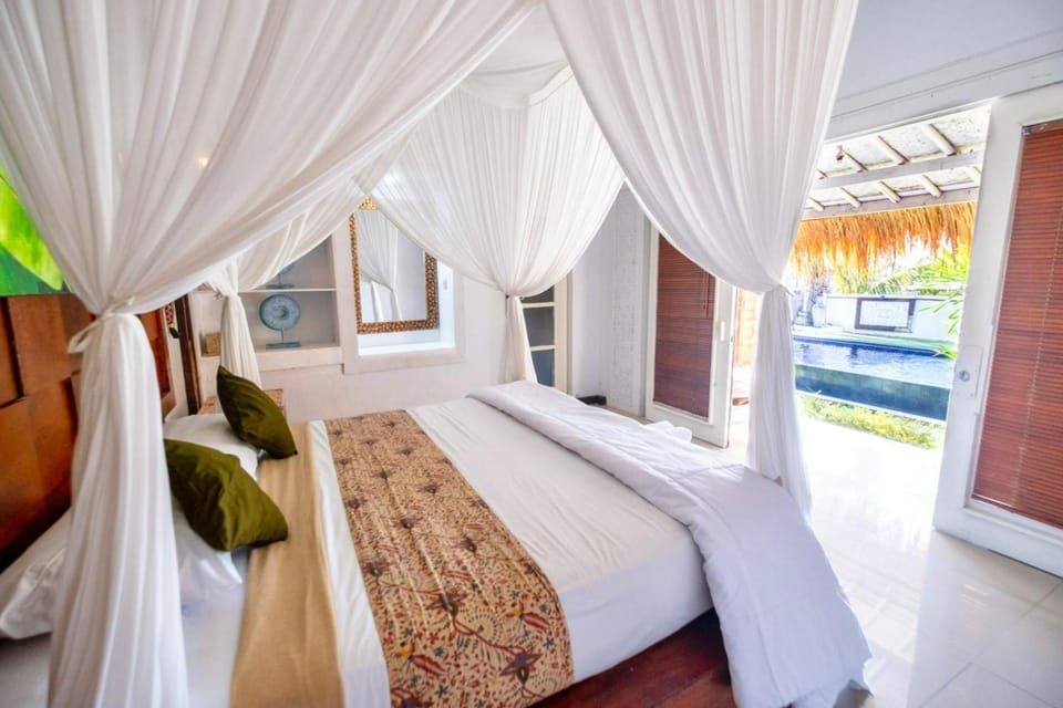 Bed, Photo of the whole room, Bedroom, Pool view