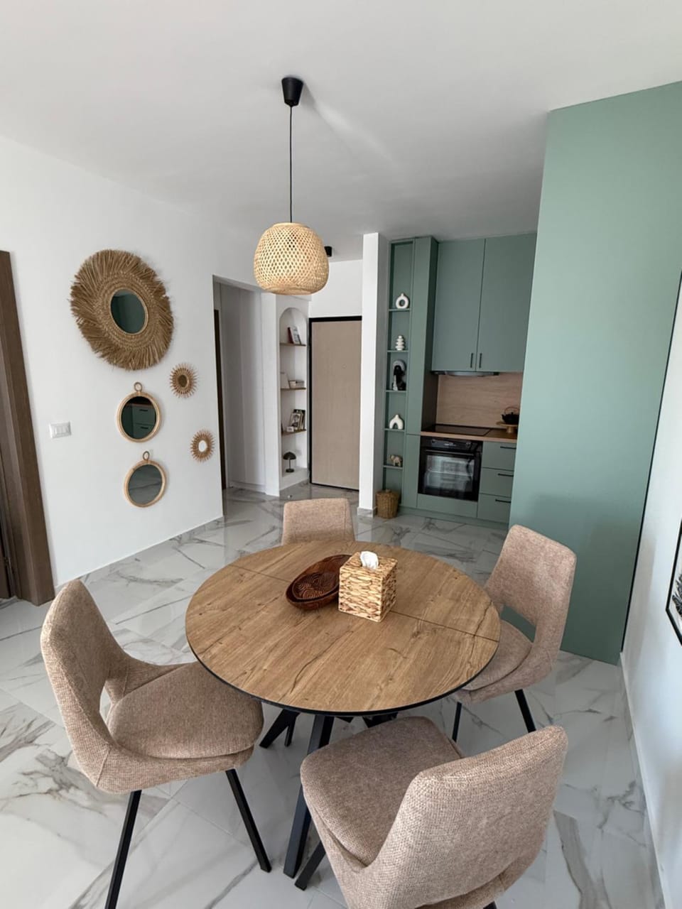 Seating area, Dining area