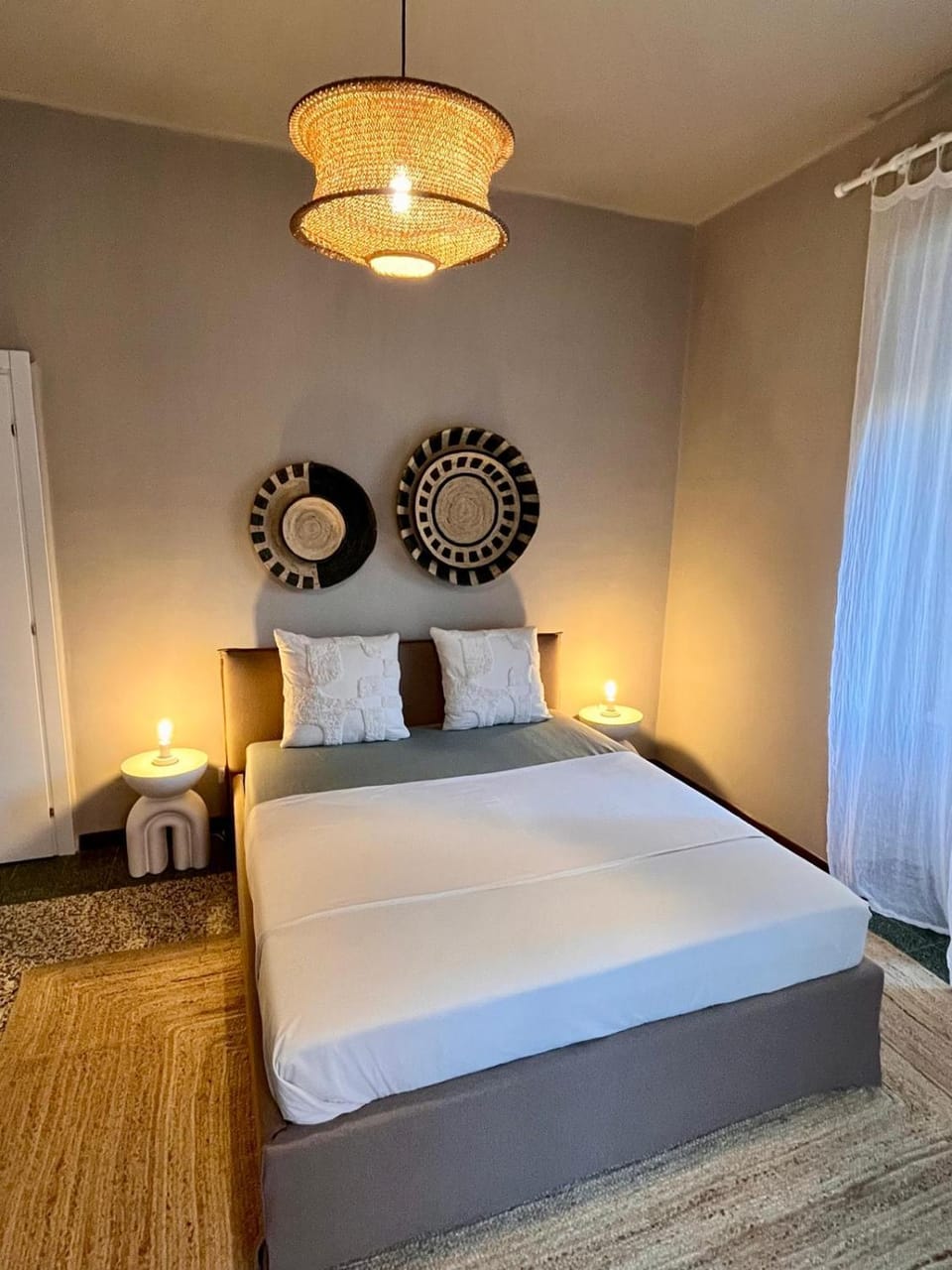 Bed, Bedroom, air conditioner