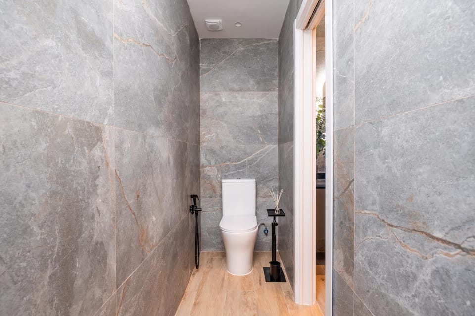 Toilet, Bathroom