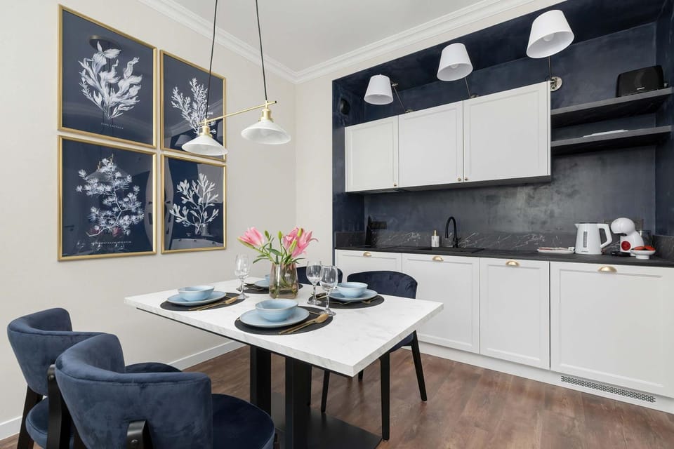 Kitchen or kitchenette, Living room, Seating area, Dining area, stove