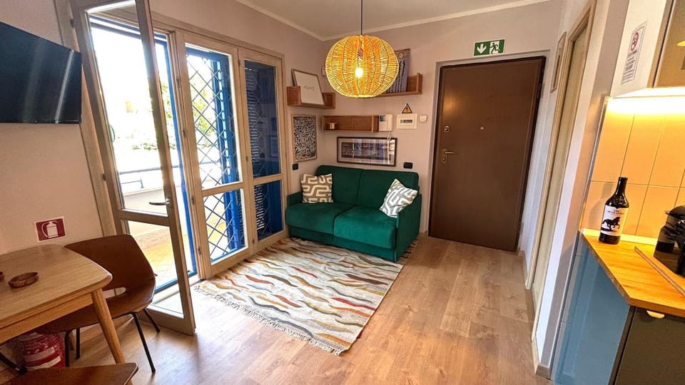 TV and multimedia, Living room, Dining area