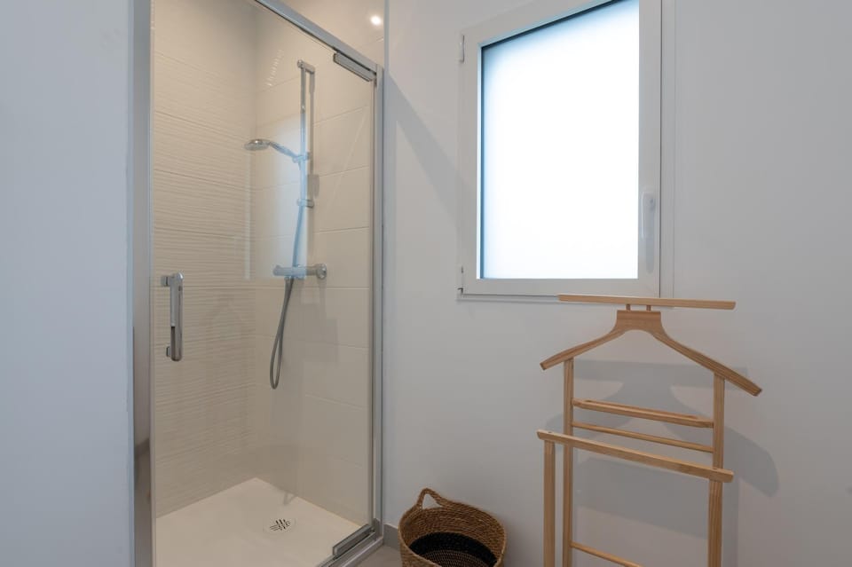 Bathroom, Living room