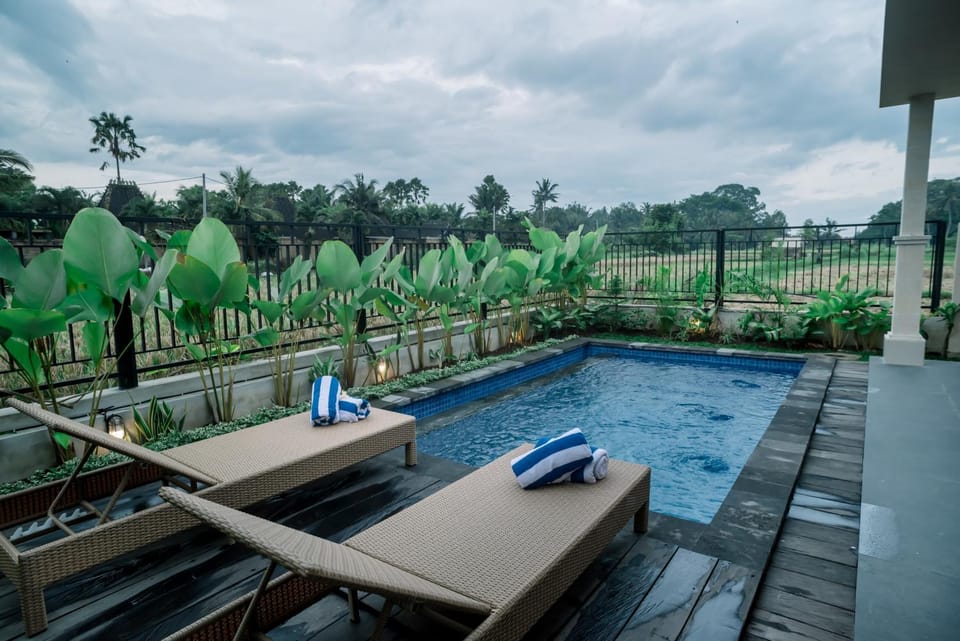 Day, Garden, Balcony/Terrace, Pool view, Swimming pool, Swimming pool, sunbed