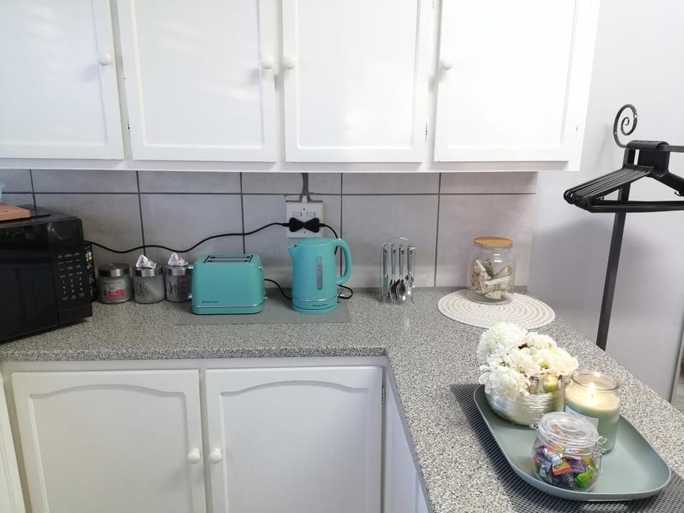Coffee/tea facilities, Kitchen or kitchenette, toaster