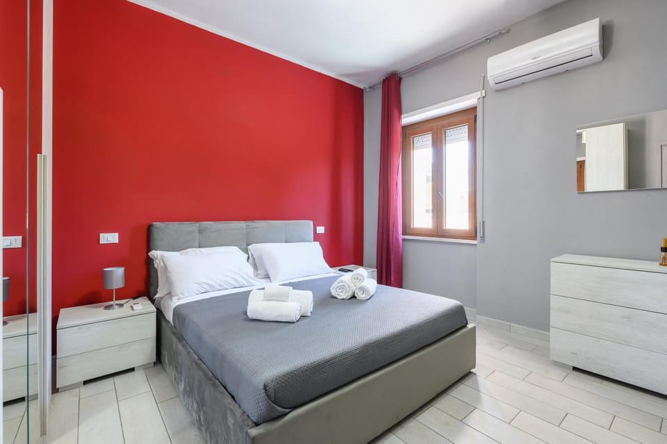 Bed, Photo of the whole room, Bedroom, towels, air conditioner