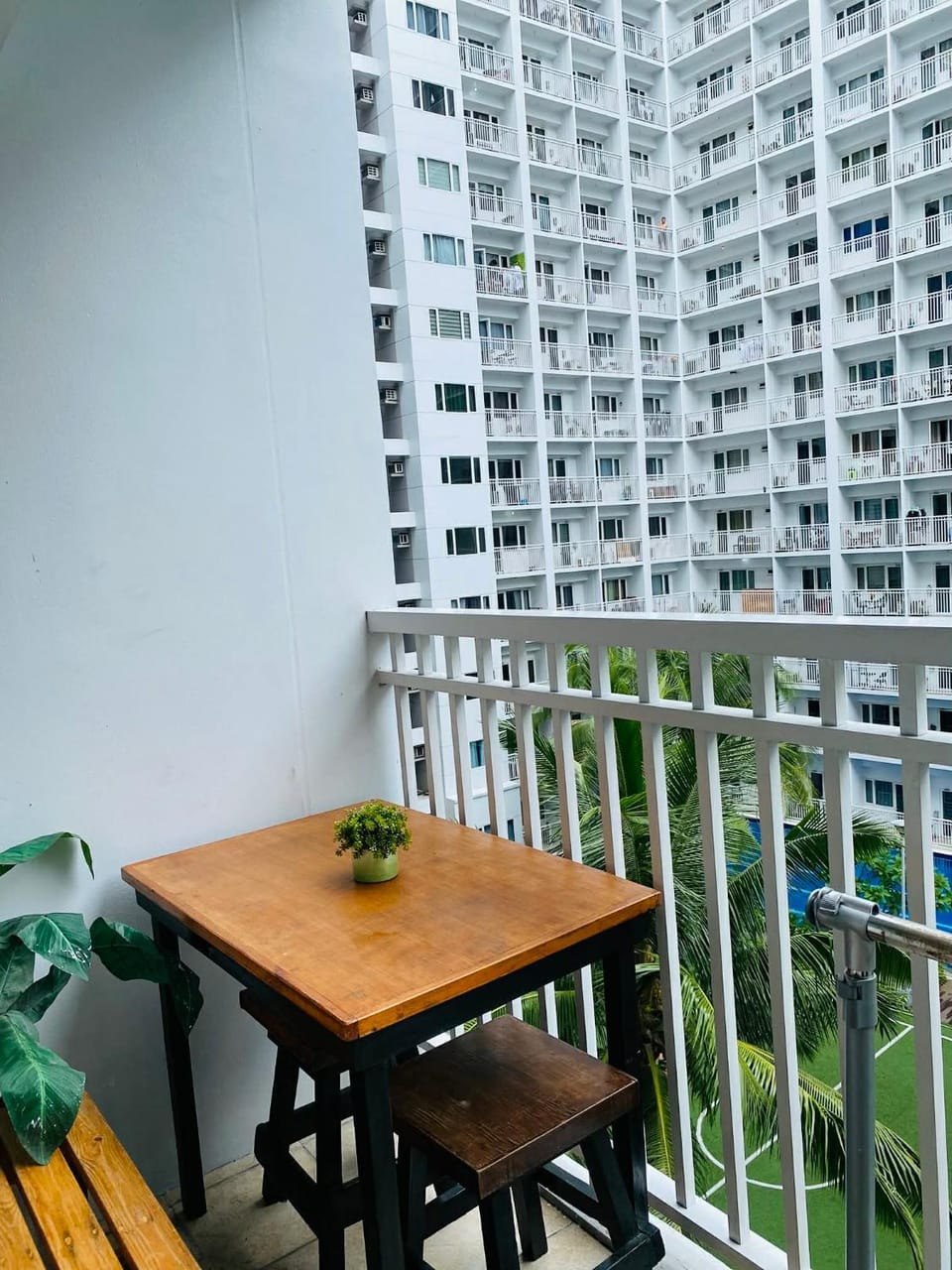 J&C Staycation 1BR Unit near Moa with Netflix Apartment hotel in Pasay