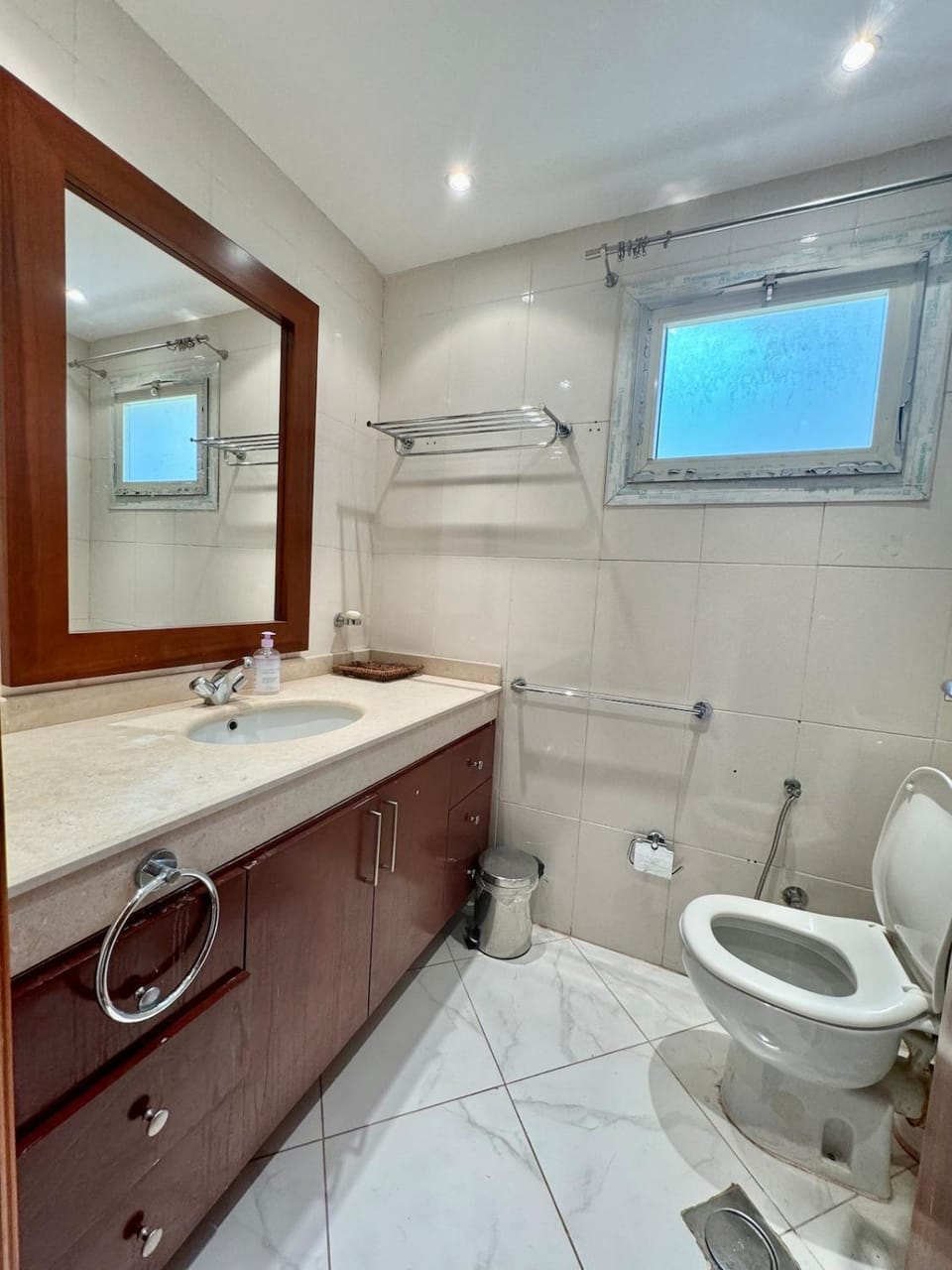 Luxury 5BR Villa with Sea View & Garden in Einbay Apartment in Egypt