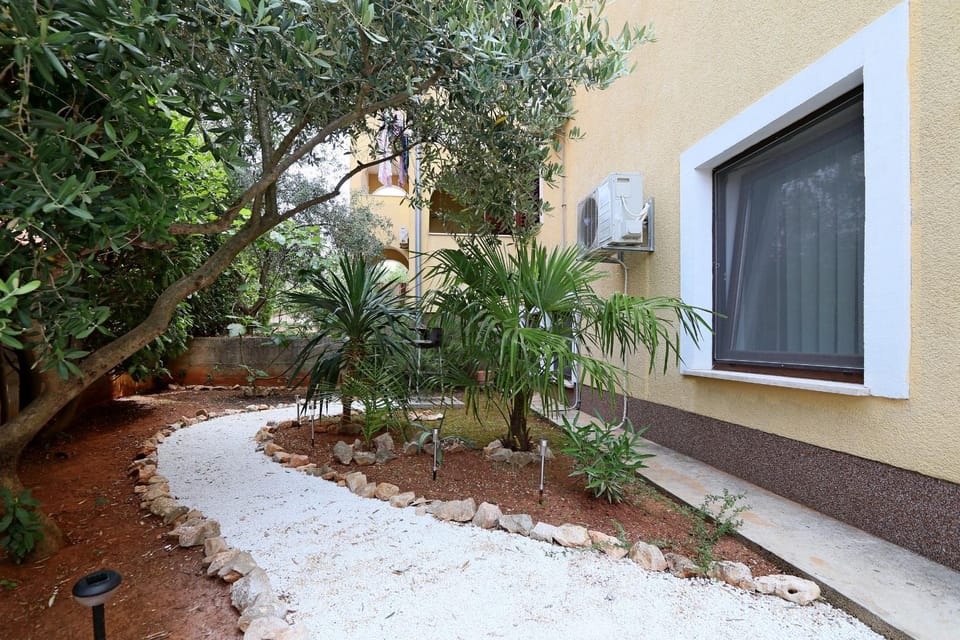BBQ facilities, Garden