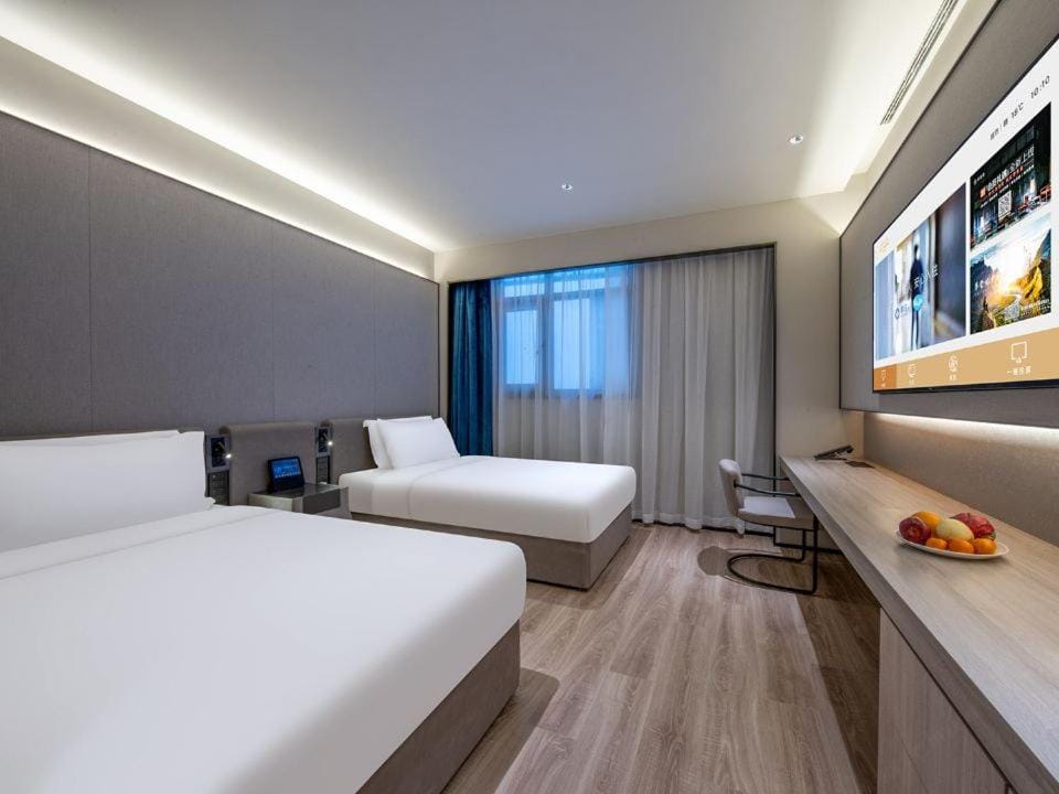 Tianjin Binjiang Road Pedestrian Street Orange Crystal Hotel Hotel in Tianjin