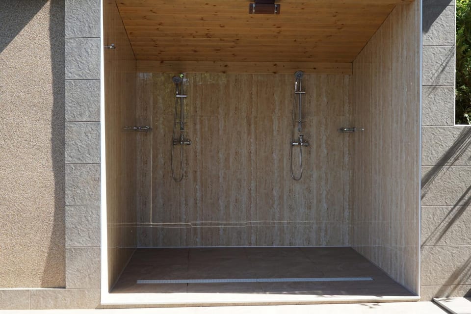 Shower, Swimming pool