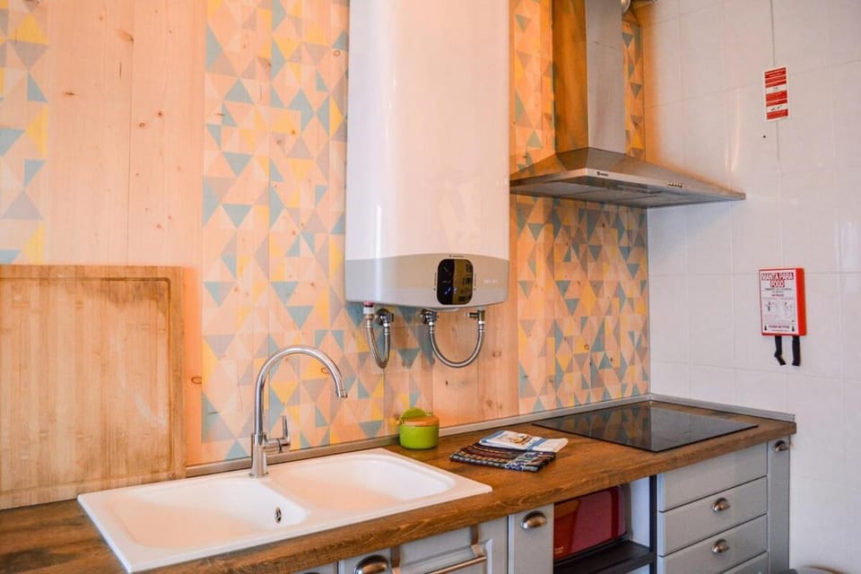 Charming T3 with patio, beach and surf Apartment in Peniche