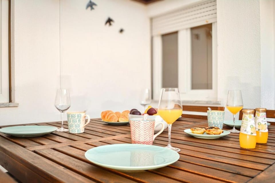 Charming T3 with patio, beach and surf Apartment in Peniche
