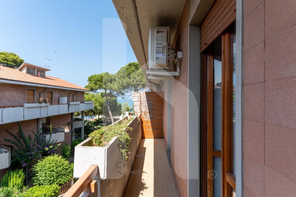 Property building, Balcony/Terrace