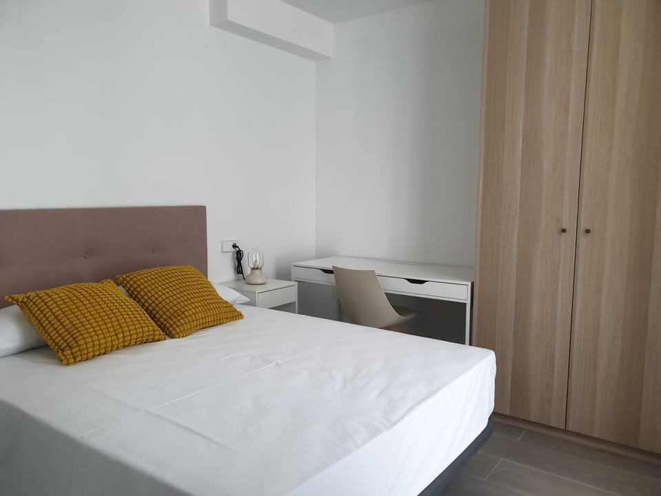 Bed, Seating area, Bedroom, wardrobe
