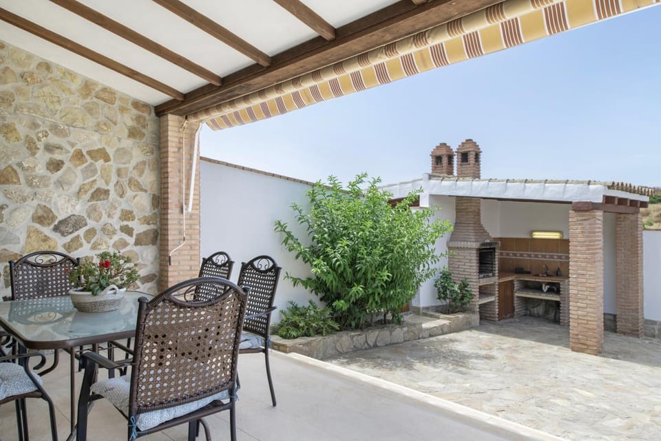 Property building, Balcony/Terrace, Living room