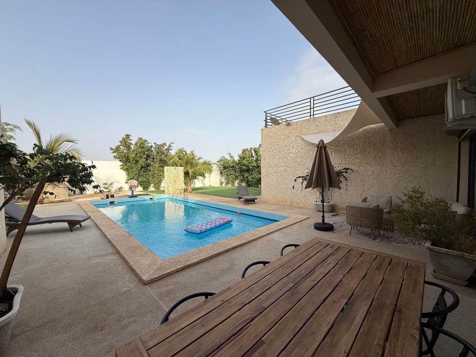 Swimming pool