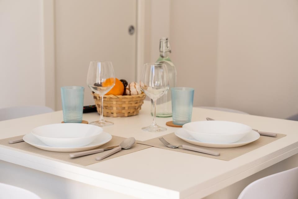 Food and drinks, Dining area, Food, Drinks