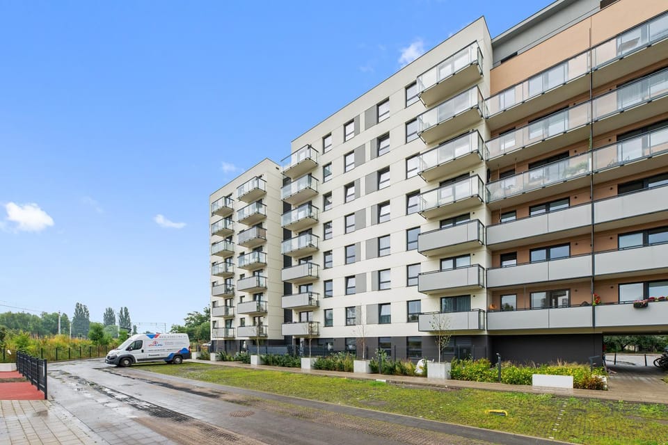 Property building, Day, Neighbourhood