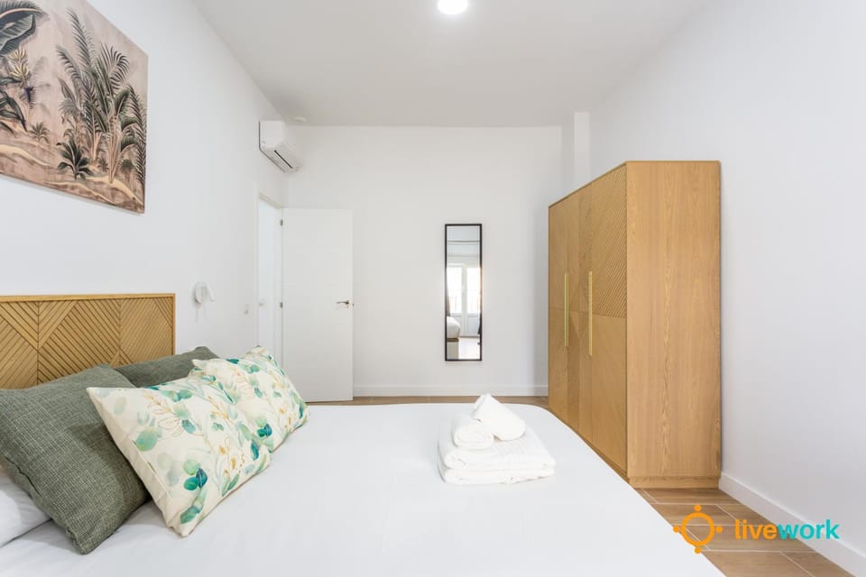 Bed, Photo of the whole room, Bedroom, towels, wardrobe, air conditioner