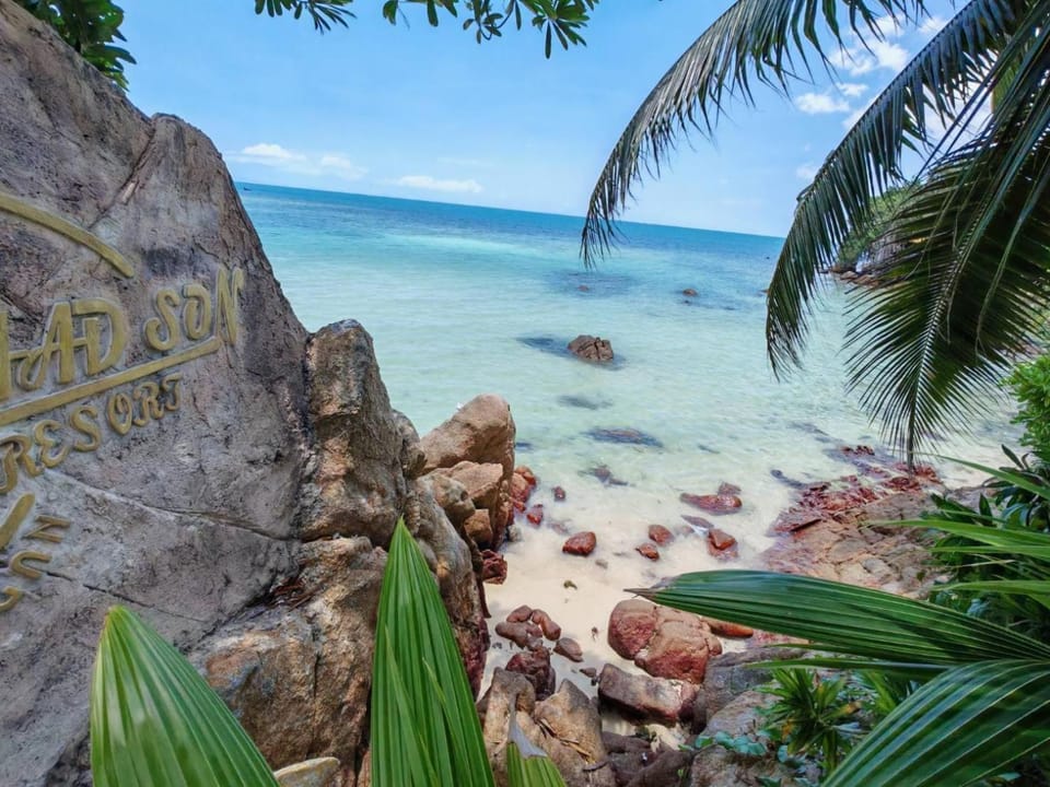 Nearby landmark, Beach, City view, Sea view