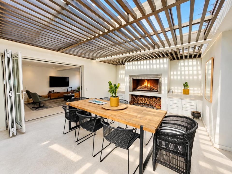 Patio, BBQ facilities, TV and multimedia, Seating area, Dining area