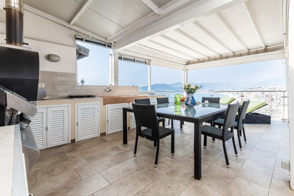 View (from property/room), Balcony/Terrace, Dining area