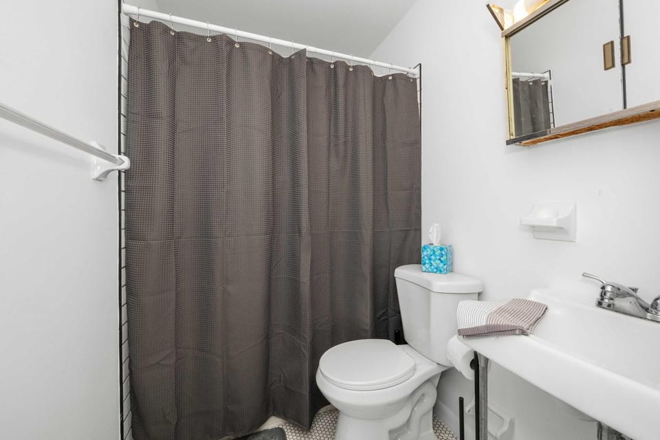 Northside Suites 4 - Your Perfect Vacation Haven Apartment in Cincinnati