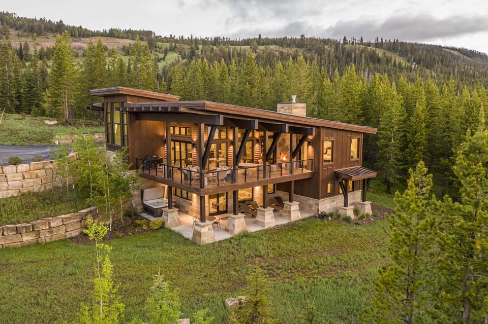 Yeti Ridge Retreat House in Big Sky