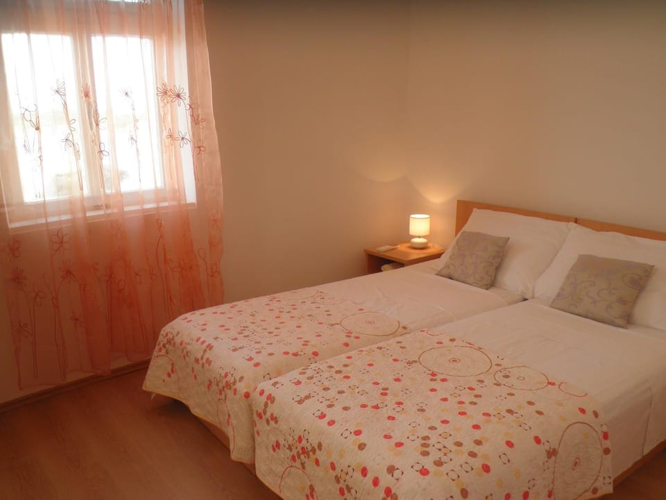 Aleta apartmani I Apartment in Tisno