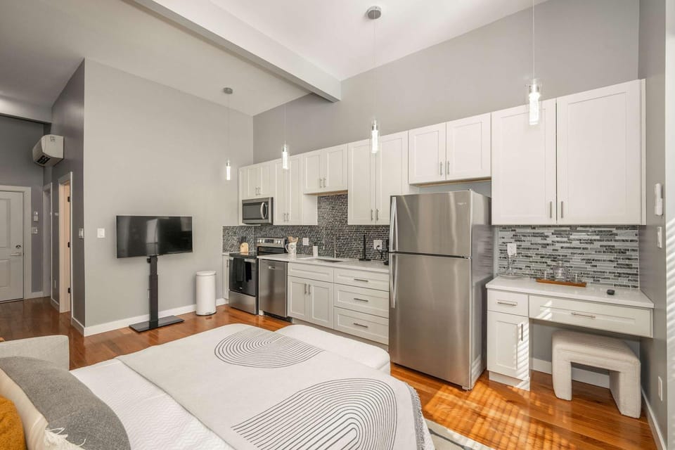 Findlay Market Studio, Queen Bed and Parking Apartment in Over The Rhine