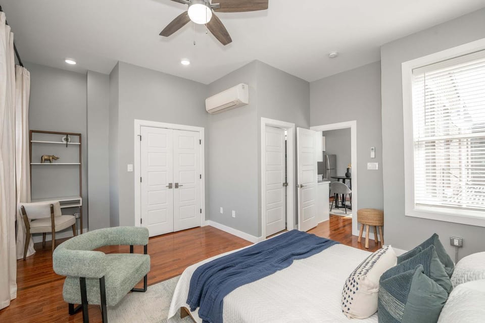 Findlay Market Suite 6 - For 4 Apartment in Over The Rhine