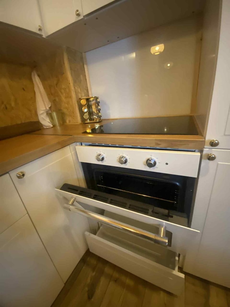 Kitchen or kitchenette, stove
