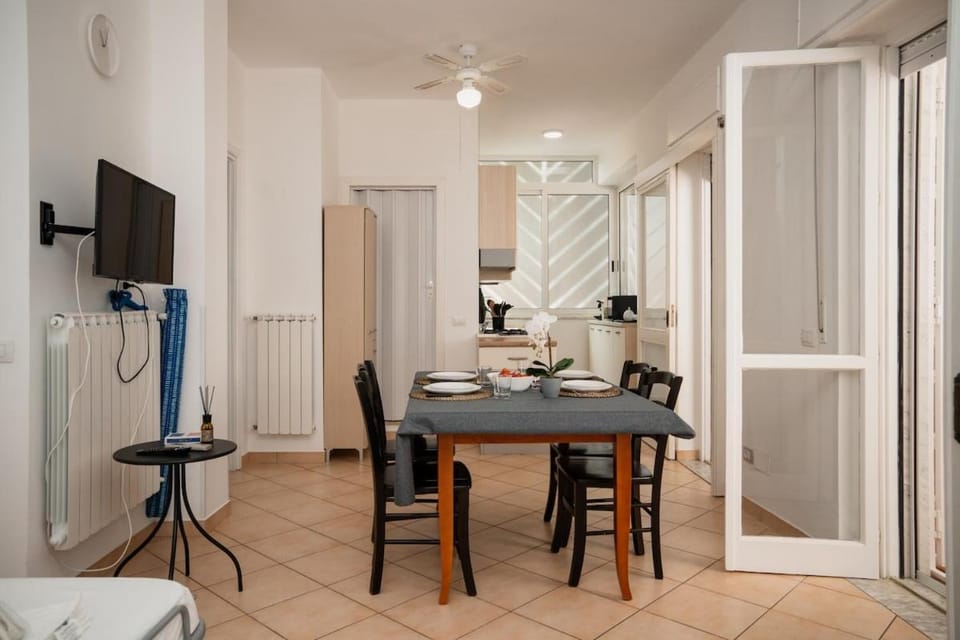 TV and multimedia, Kitchen or kitchenette, Dining area