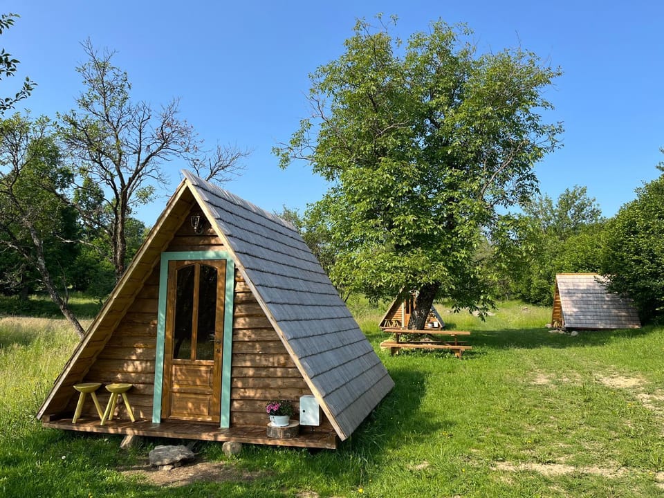 Breb 220D glamping Luxury tent in Romania