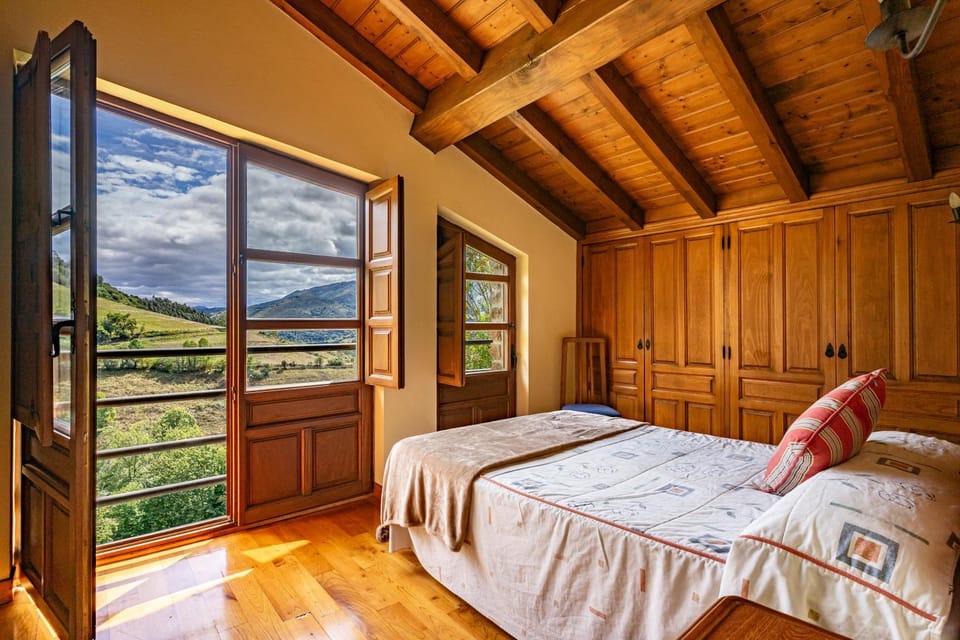 Property building, Living room, Bedroom