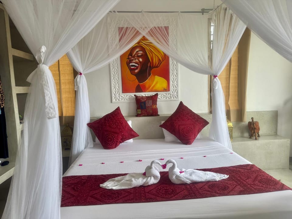 Photo of the whole room, Bedroom
