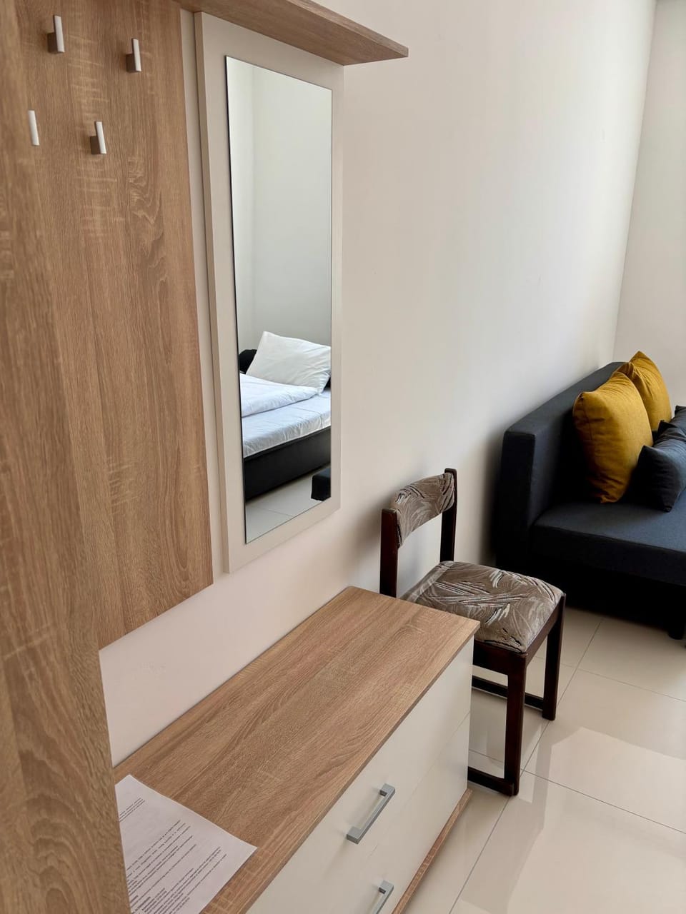 Photo of the whole room, wardrobe