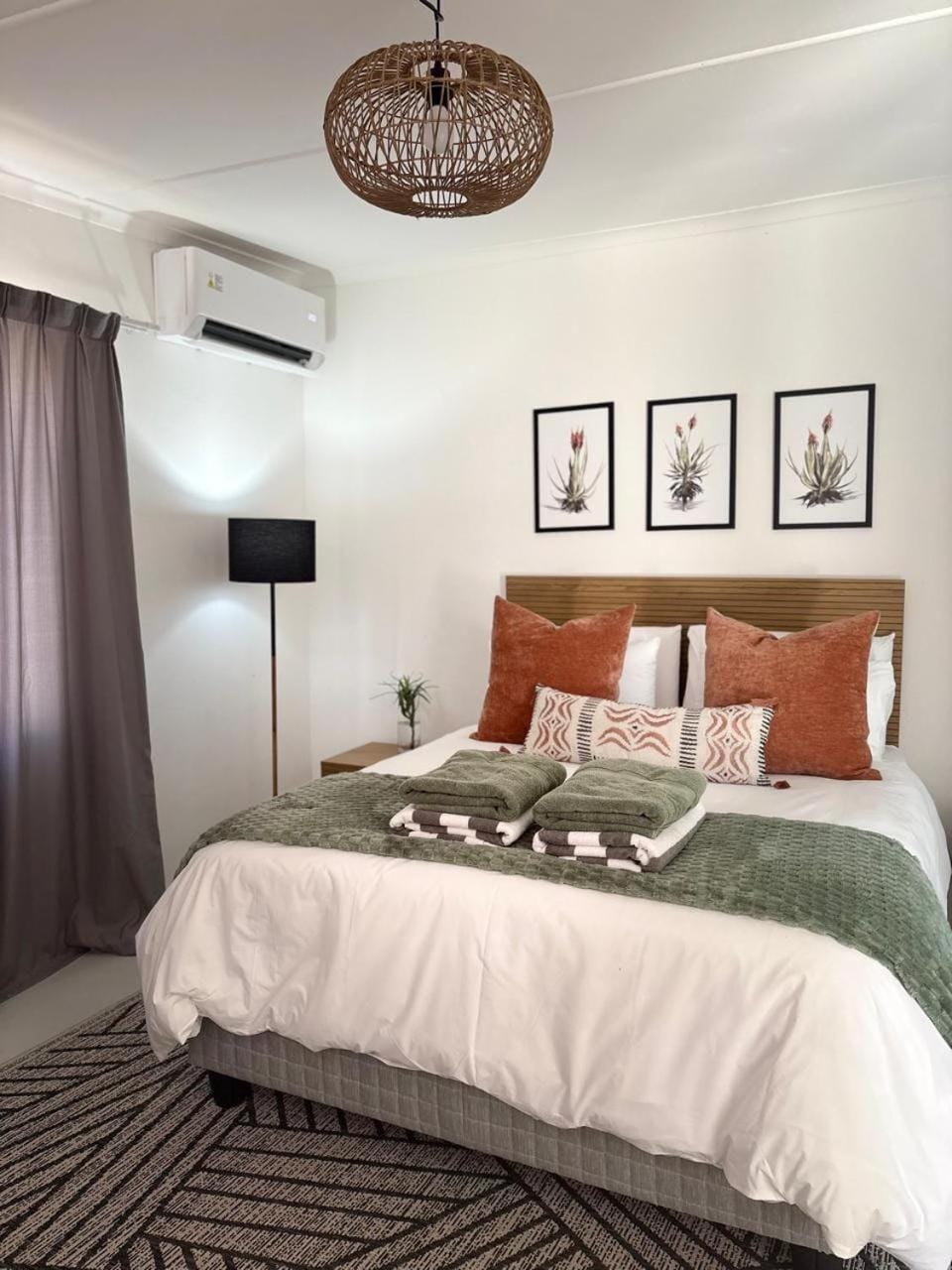 Bedroom, air conditioner, air conditioner