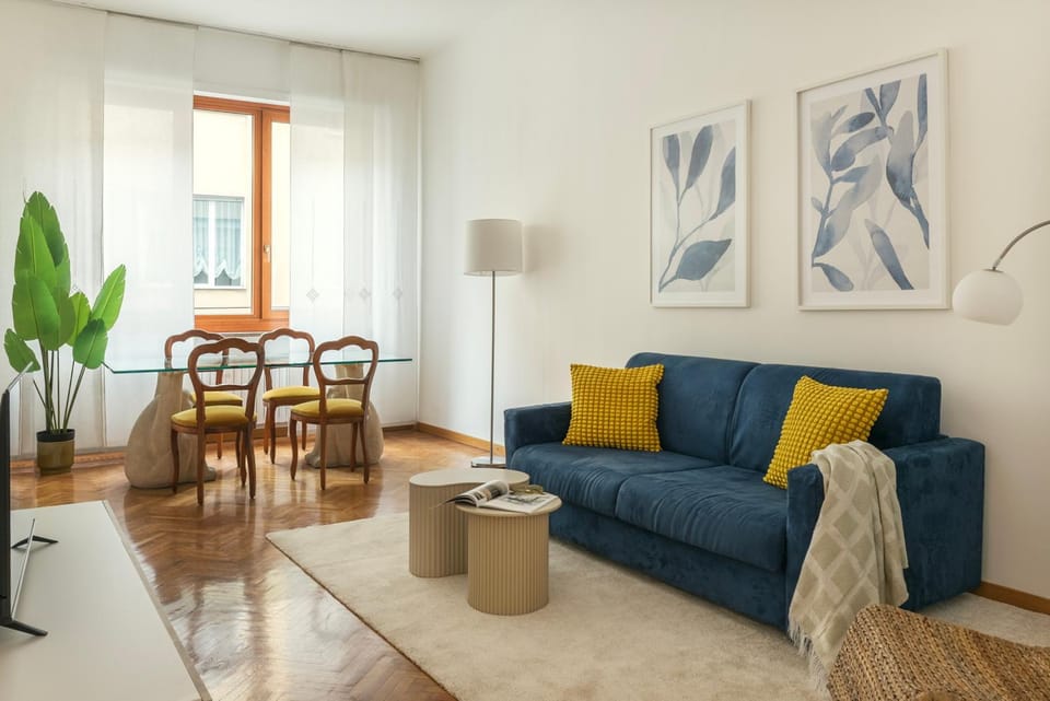 Communal lounge/ TV room, TV and multimedia, Living room, Seating area