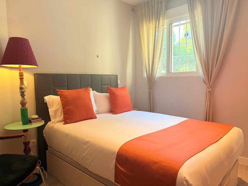 Bed, Photo of the whole room