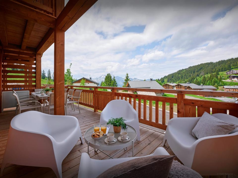 Day, Natural landscape, Summer, View (from property/room), Balcony/Terrace, Seating area, Mountain view