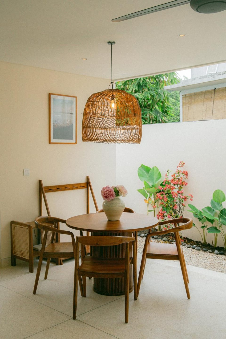 Patio, Dining area, Garden view